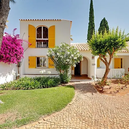 Yellow Village Villa Vilamoura