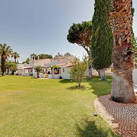 Yellow Village Villa Vilamoura